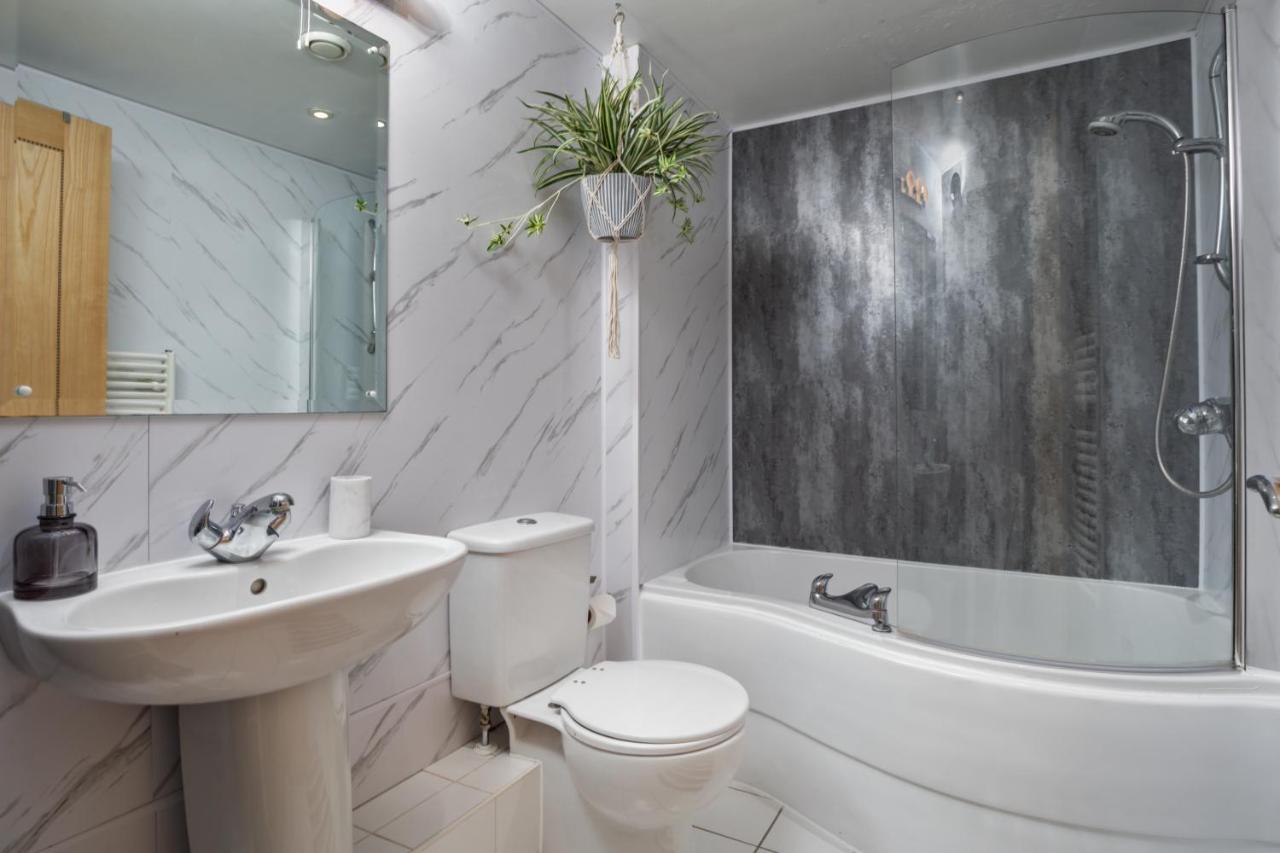 Leeds Most Stunning Penthouse! - Sleeps 8 Apartment Exterior photo
